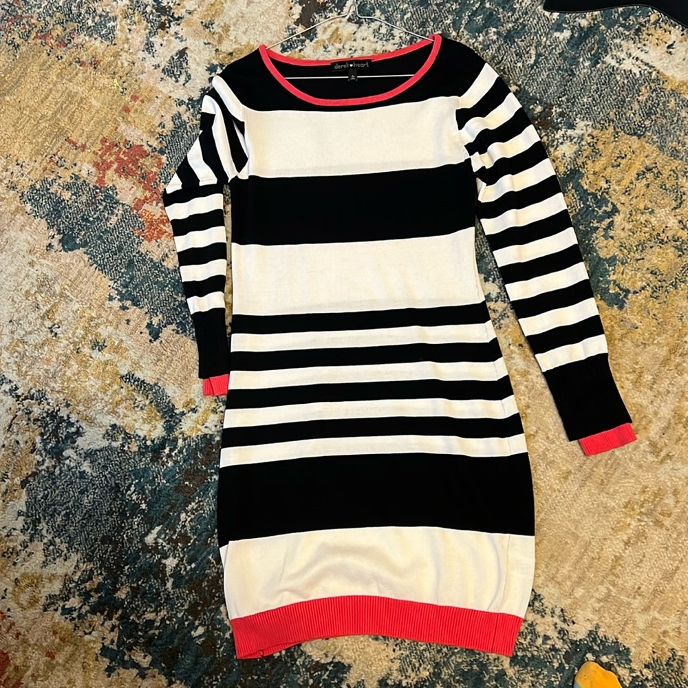 Long sleeve short dress